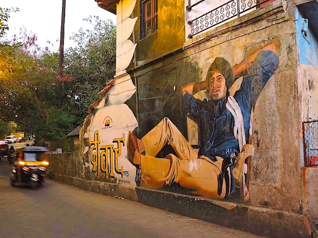 दीवार के अमिताभ बच्च्चन - बांद्रा की एक दीवार पर 