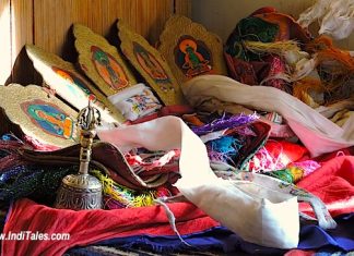 लद्दाख की महिला बौद्ध दैवज्ञ से एक अविस्मरणीय भेंट महिला बौद्ध देवज्ञ से एक साक्षात्कार