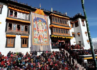 लद्दाख के स्पितुक बौद्ध मठ का रहस्यमयी चाम नृत्य लद्धाख का स्पितुक मठ