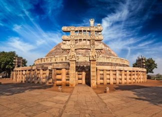 बुद्ध के अवशेष संरक्षित करता साँची का भव्य स्तूप साँची का महा स्तूप