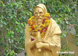 भूदान पोचमपल्ली – विनोबा भावे और इक्कत बुनाई विनोबा भावे प्रतिमा