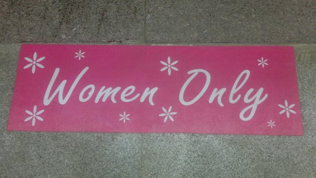 Pink Sign for Delhi Metro’s Women Only Coach