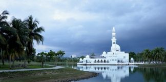 Floating Mosque landscape view, Terengganu, Malaysia