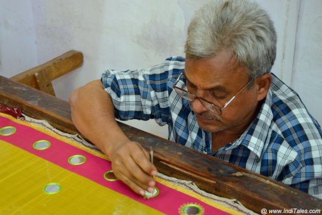 Decorating the cloths - Laad Bazaar Hyderabad