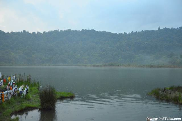 Khecheopalri lake at dusk