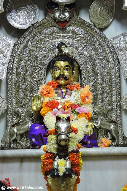 Damodar Idol at Damodar Sal