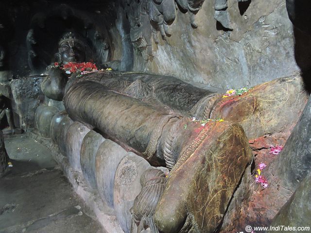 Sheshashayee Vishnu sculpture in stone