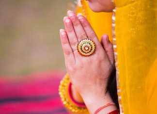 Namaste! Learn 20 More Ways To Greet In India – Surprised? Namaste with folded hands