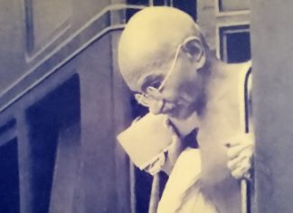 Mahatma Gandhi: Home, Ashrams, Palace Prison, Museums Gandhiji alighting from train